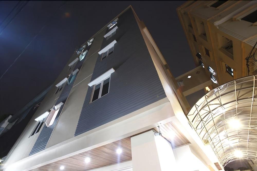 Newton Residence Джакарта Екстер'єр фото